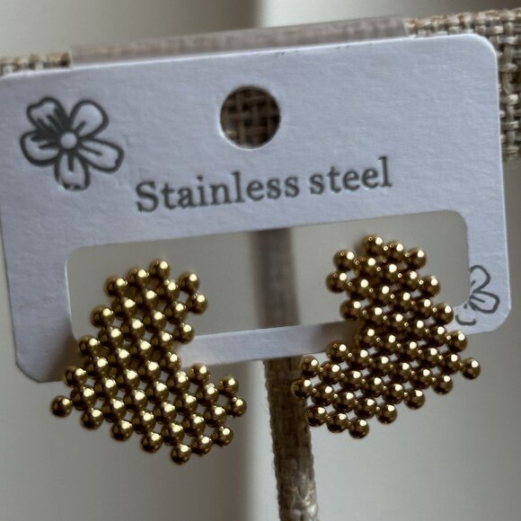 Gold Heart Shape Beaded Honeycomb Earrings Stainless Steel Stud Post Back - Picture 5 of 7